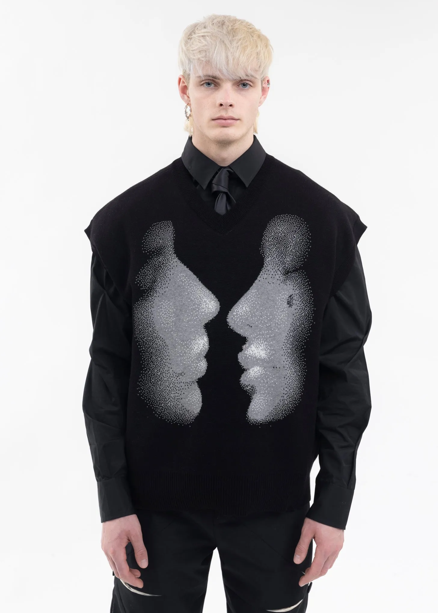 BLACK KISS KNIT VEST