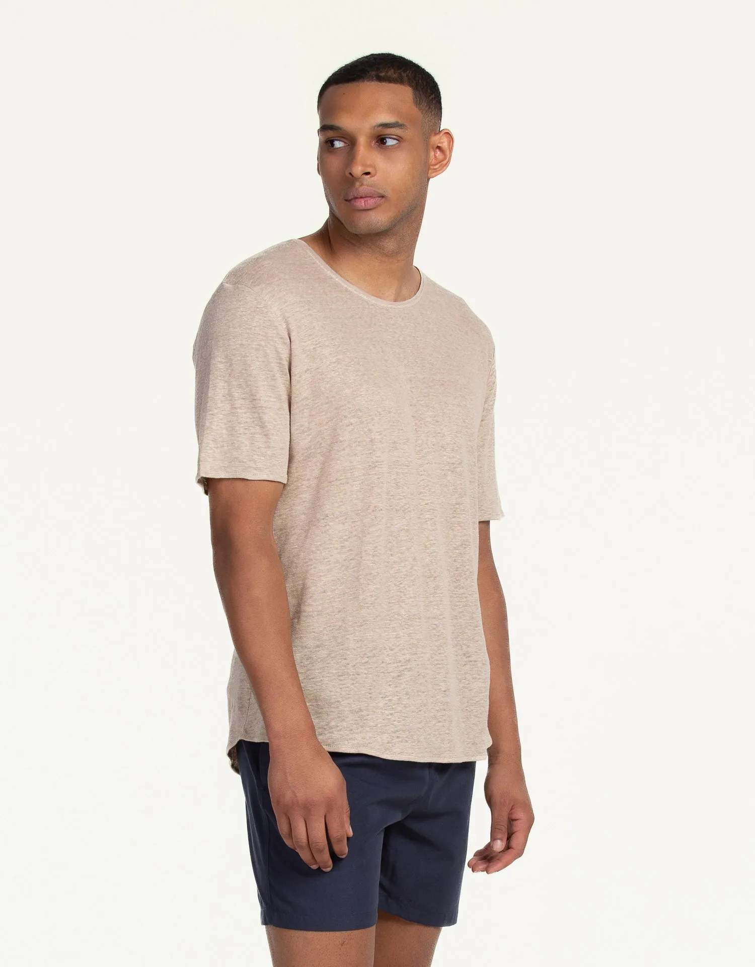 C-NECK LINEN SAND