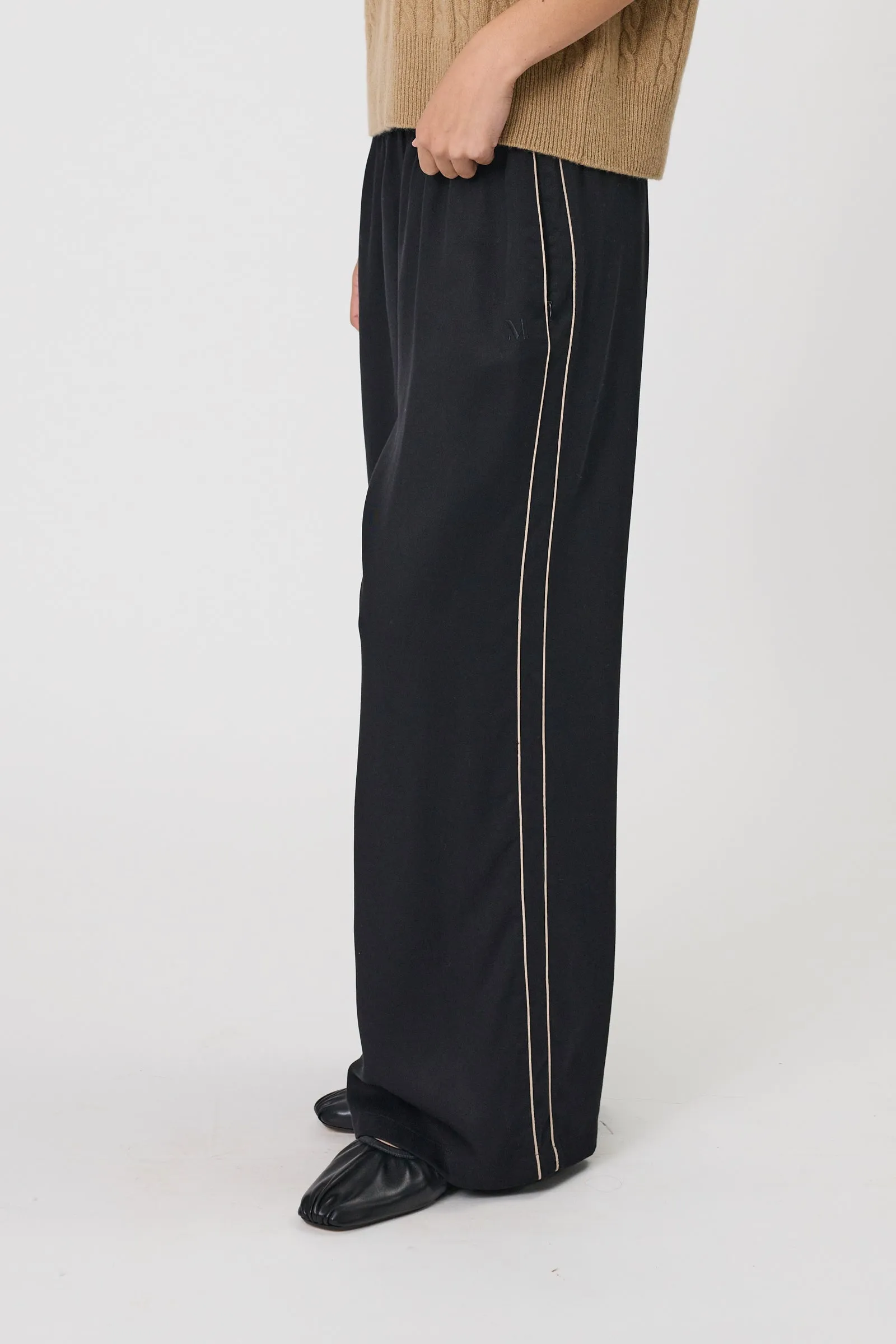 Legion Side Stripe Pant - Black