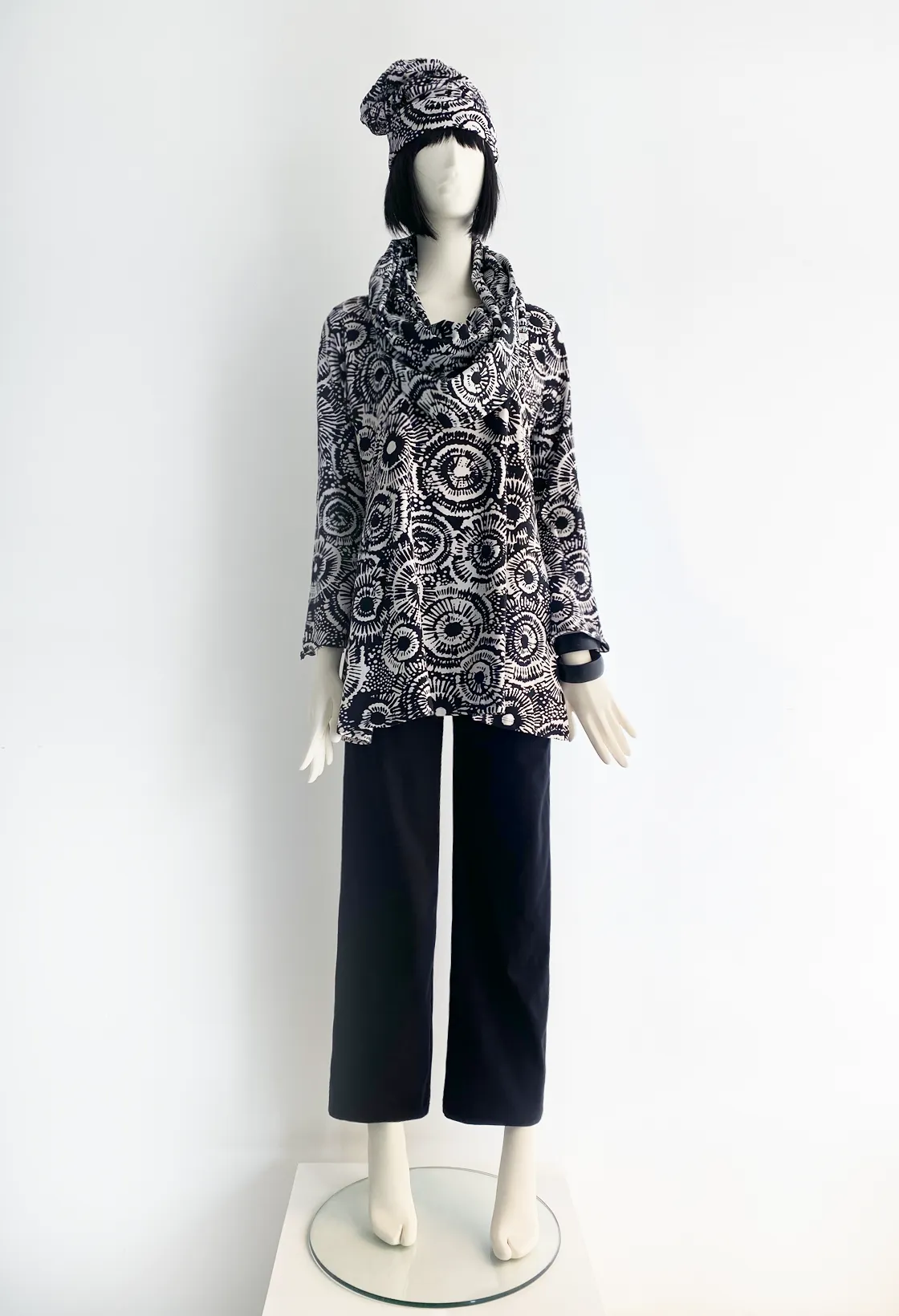 Straight Pant in Black Tokyo