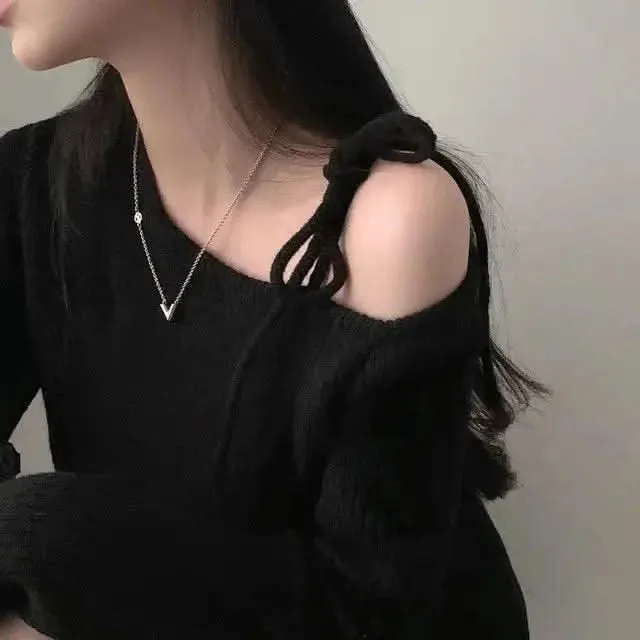 Trendy Women’s Slanted Collar Pullover – Irregular Knitted Top for Autumn & Winter