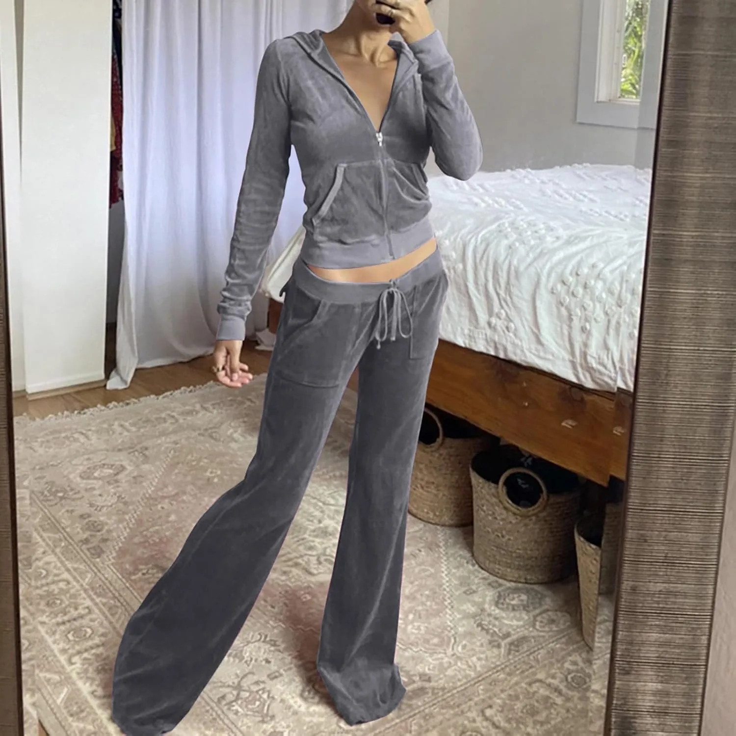 Women 2 Piece Velour Tracksuits Long Sleeve Full Zip Hoodie Cropped Jacket and Sweatpants Velvet Y2K Sweatsuit Set